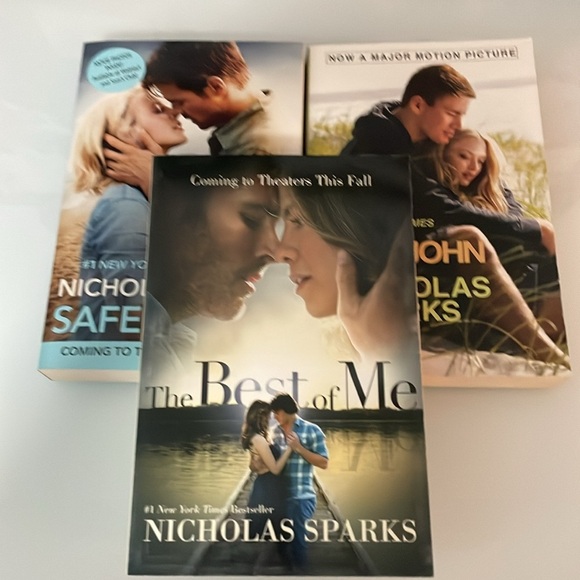 Nicholas Sparks Romance Novels - Picture 10 of 10